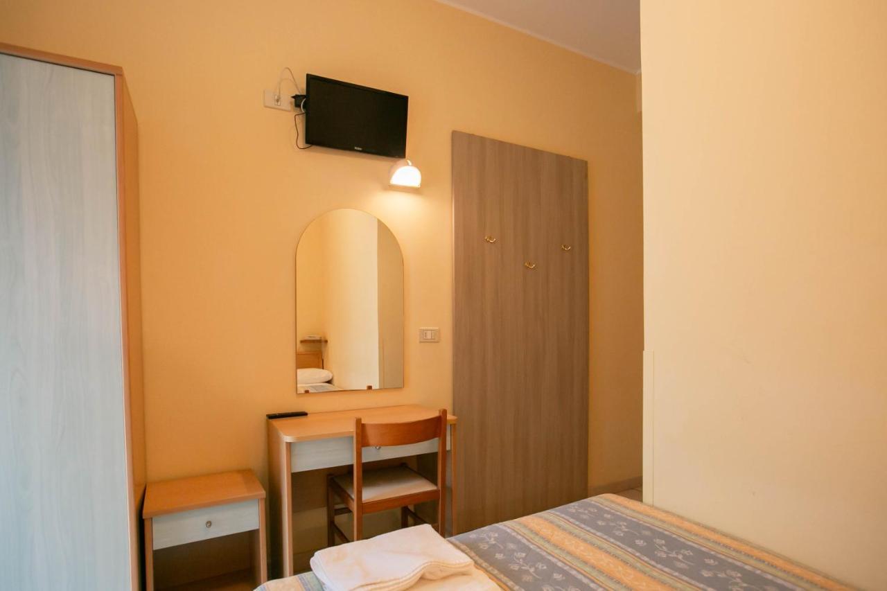 Hotel Valparaiso Rimini Exteriér fotografie