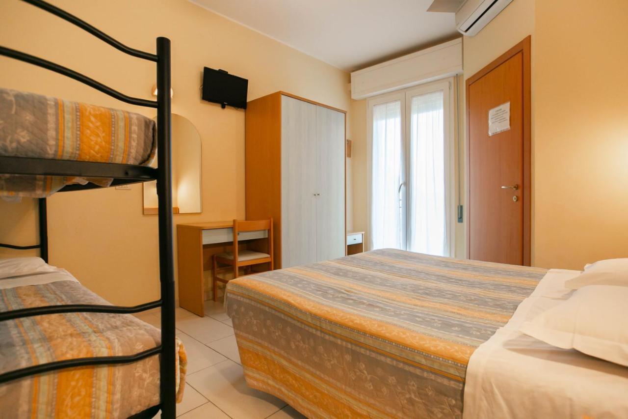 Hotel Valparaiso Rimini Exteriér fotografie