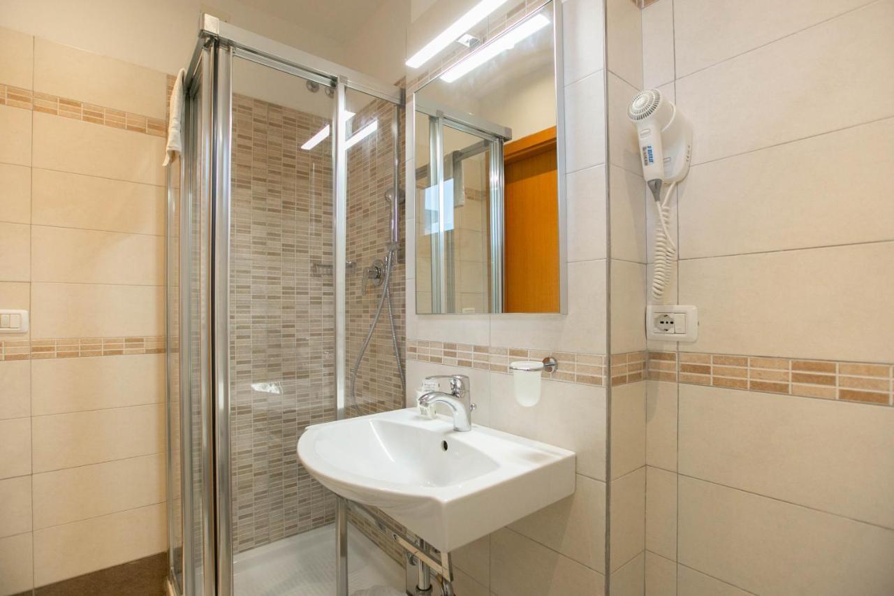 Hotel Valparaiso Rimini Exteriér fotografie
