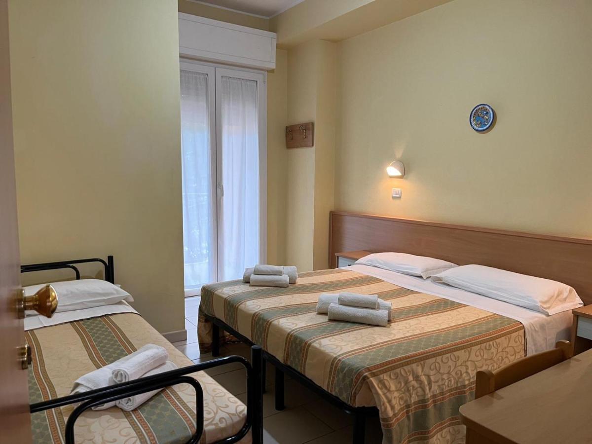 Hotel Valparaiso Rimini Exteriér fotografie