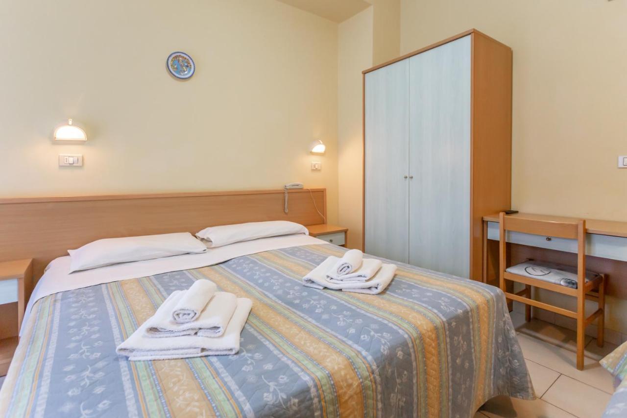 Hotel Valparaiso Rimini Exteriér fotografie